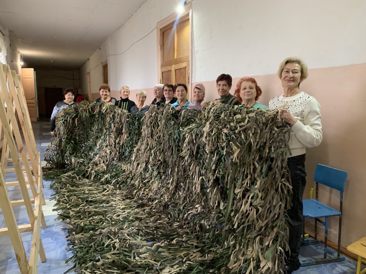 Теплые носки, маскировочные сети, антидроновые одеяла: саратовцы продолжают помогать участникам СВО